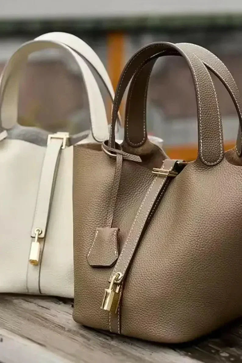 Luxe Bucket Bag mit Schlossdetail